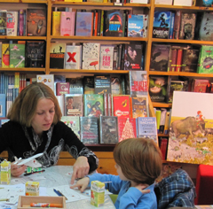 Bastelaktion und Signierstunde bei Buchhandlung Kortes in Blankenese
